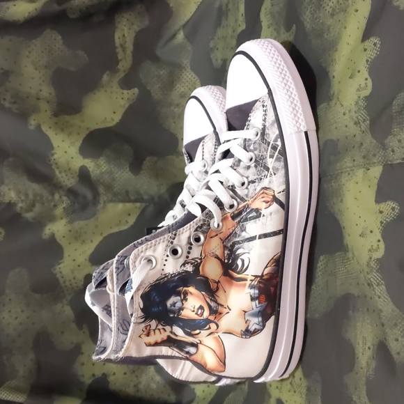 NWT Wonder Woman Converse Chuck Taylor All Star - Picture 7 of 11